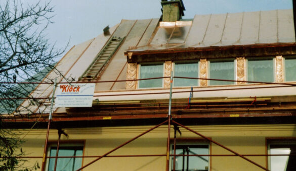 Showing off standing seam roofing